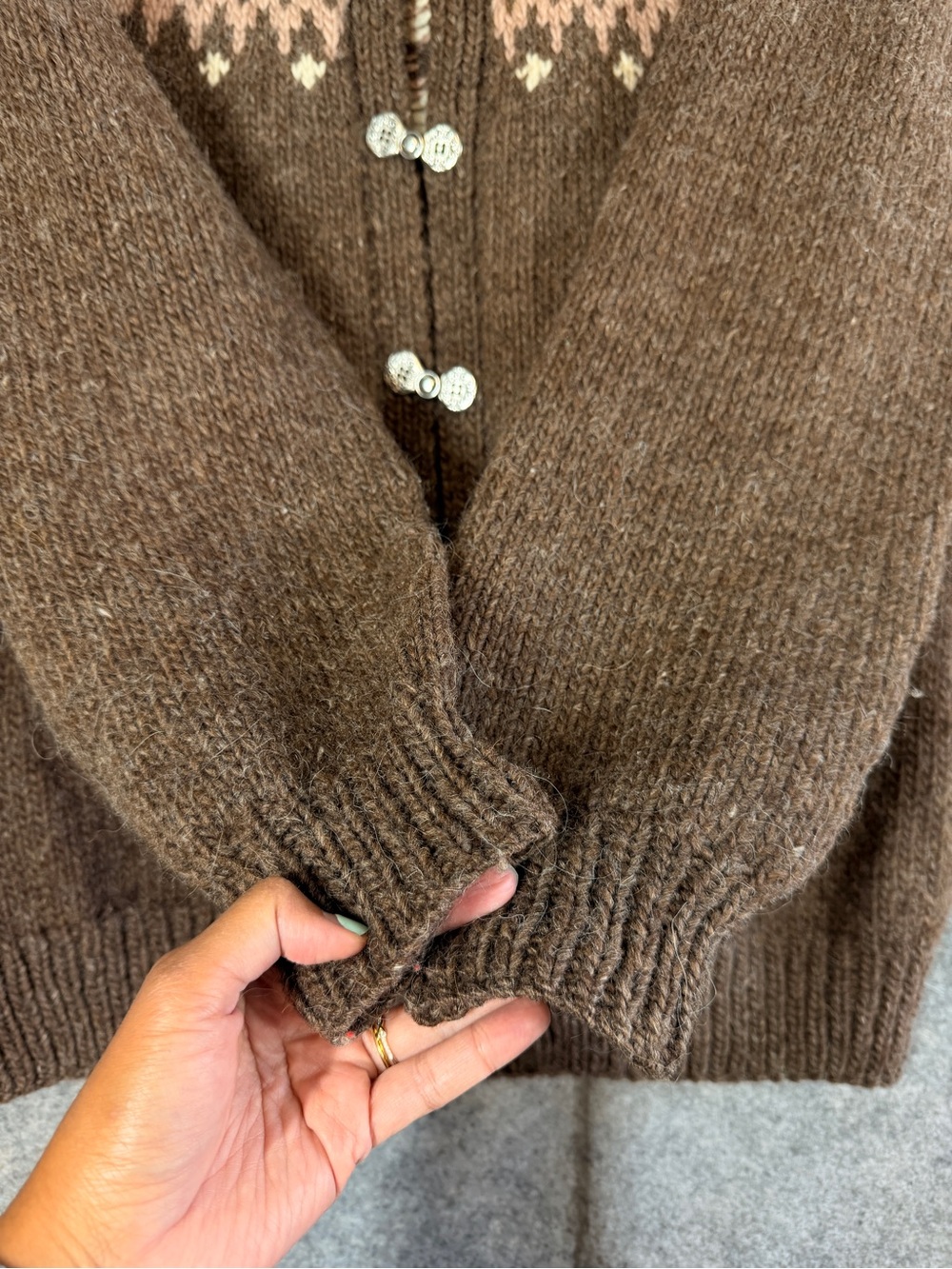 Vintage Icelandic Wool Cardigan Brown Nordic Fair Isle Metal Clasp Sweater Chic - Picture 7 of 16